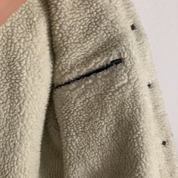 Levi’s Sherpa Denim Jacket - Picture 5 of 6